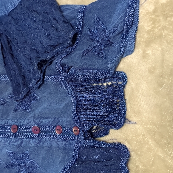 Blue jean material looking blouse - Picture 4 of 8